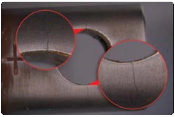 Figure 10-31. Fatigue crack on the bottom end fitting of a Hydrosorb shock absorber.