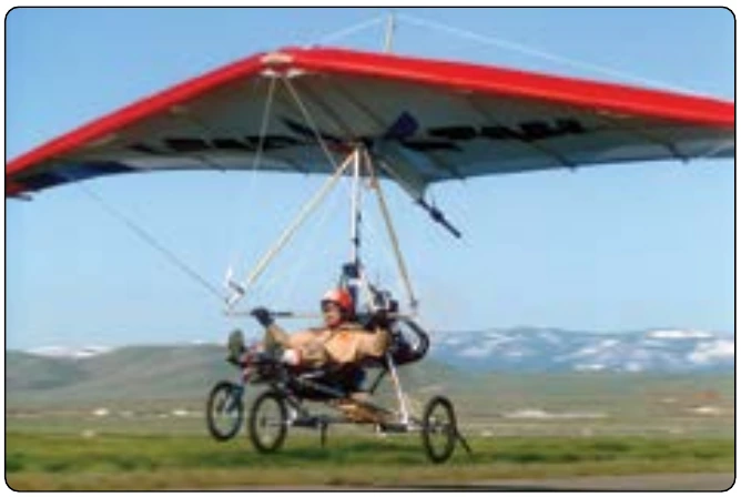 Figure 5-101. Weight-shift control aircraft landing.