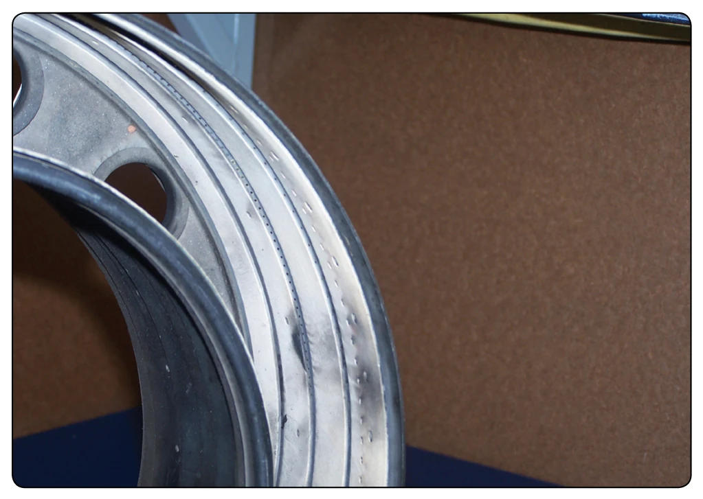 Annular combustion chamber liner.