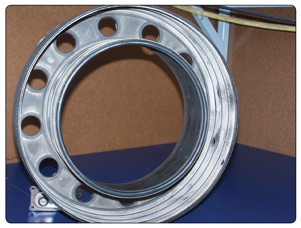 Annular combustion chamber with ceramic coating.