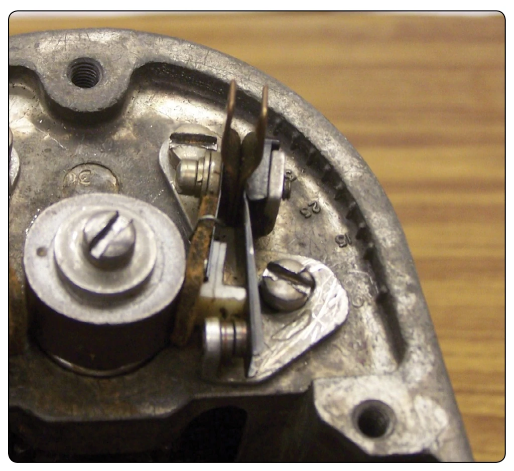 Pivotless type breaker assembly and cam.