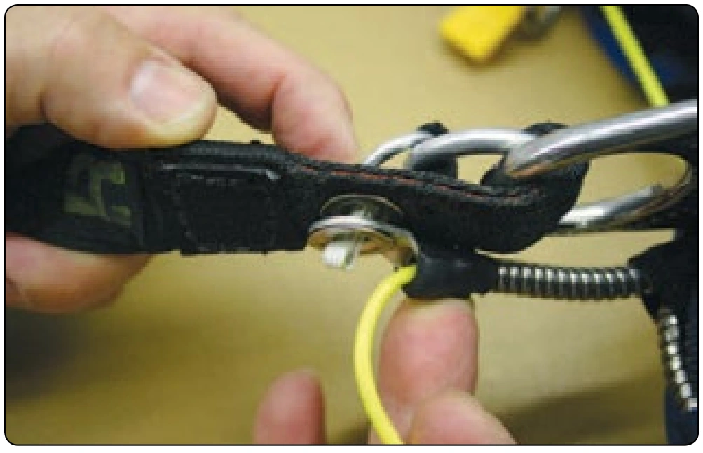 Figure 4-45. 3-ring housing terminal over loop (rear).