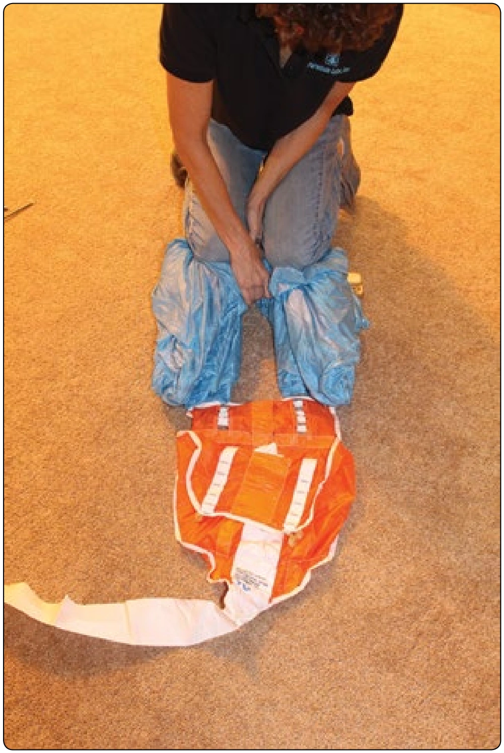 Figure 5-136. The S-folds go below the buffer tabs when the canopy is in the bag.