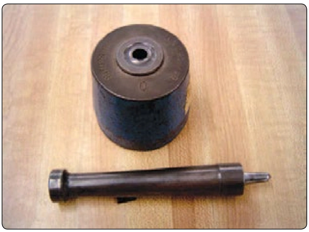 Figure 6-52. Size “O” rolled rim spur grommet handset.