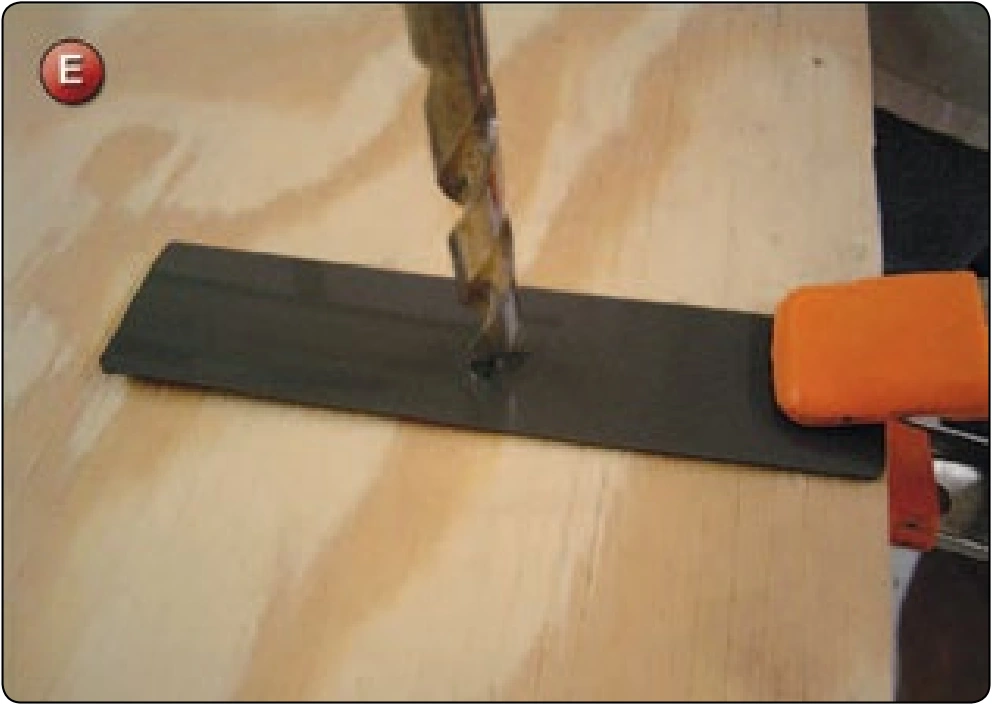 Container Plastic Stiffener Replacement, procedure photograph 5 (source page 7-45).