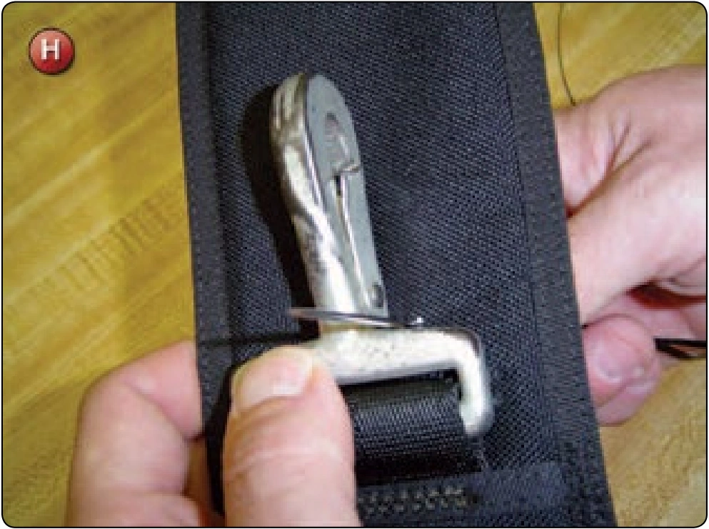 Hand Tacking Techniques, procedure photograph 8 (source page 7-88).