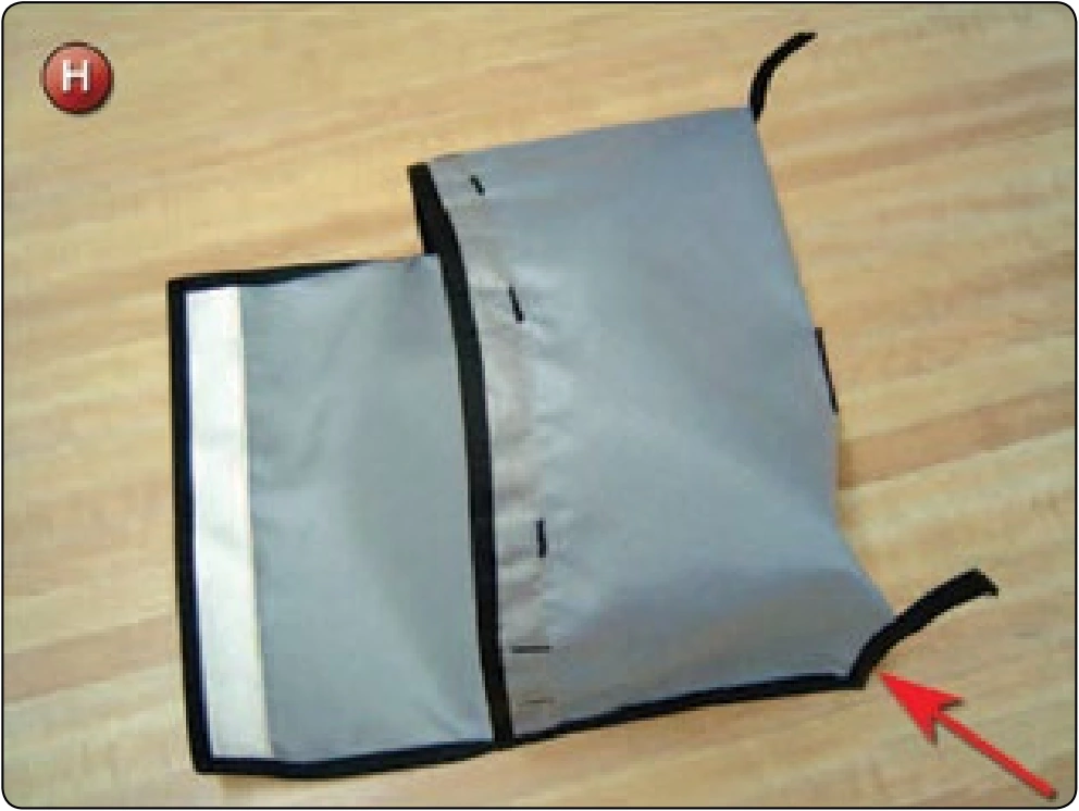 Main Deployment Bag, procedure photograph 13 (source page 7-84).