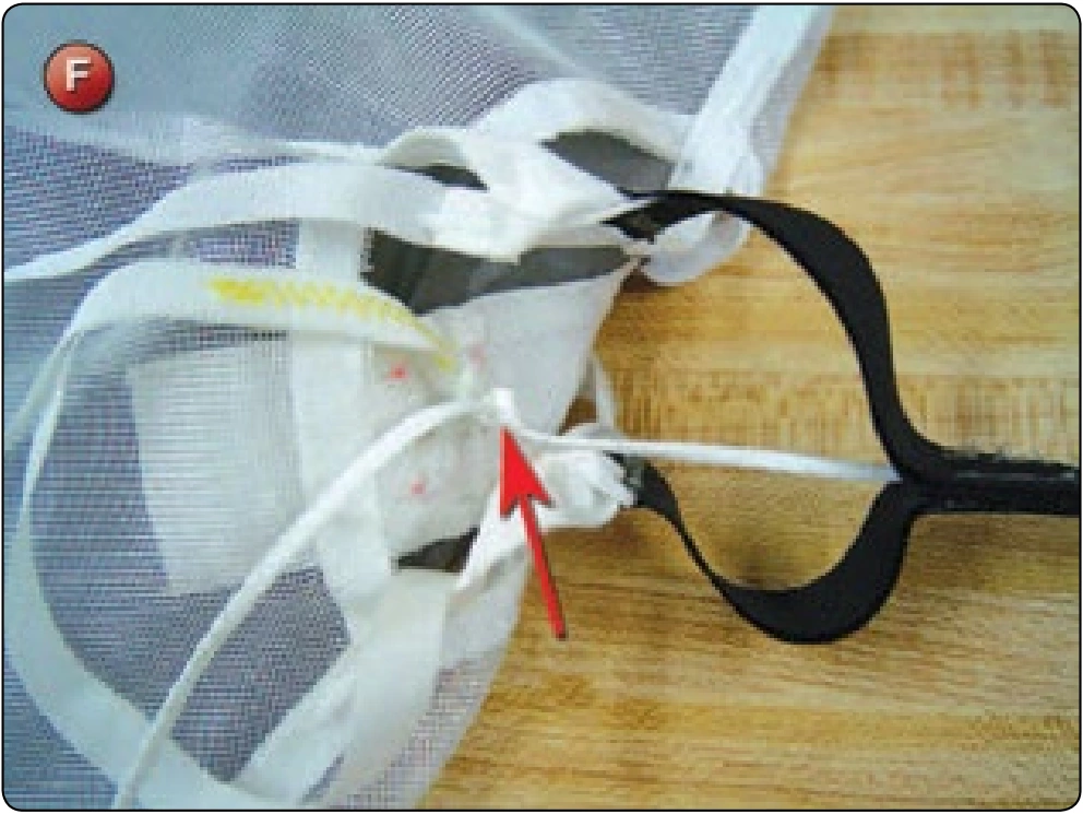 Main Pilot Chute Collapsible Bridle Replacement, procedure photograph 6 (source page 7-70).