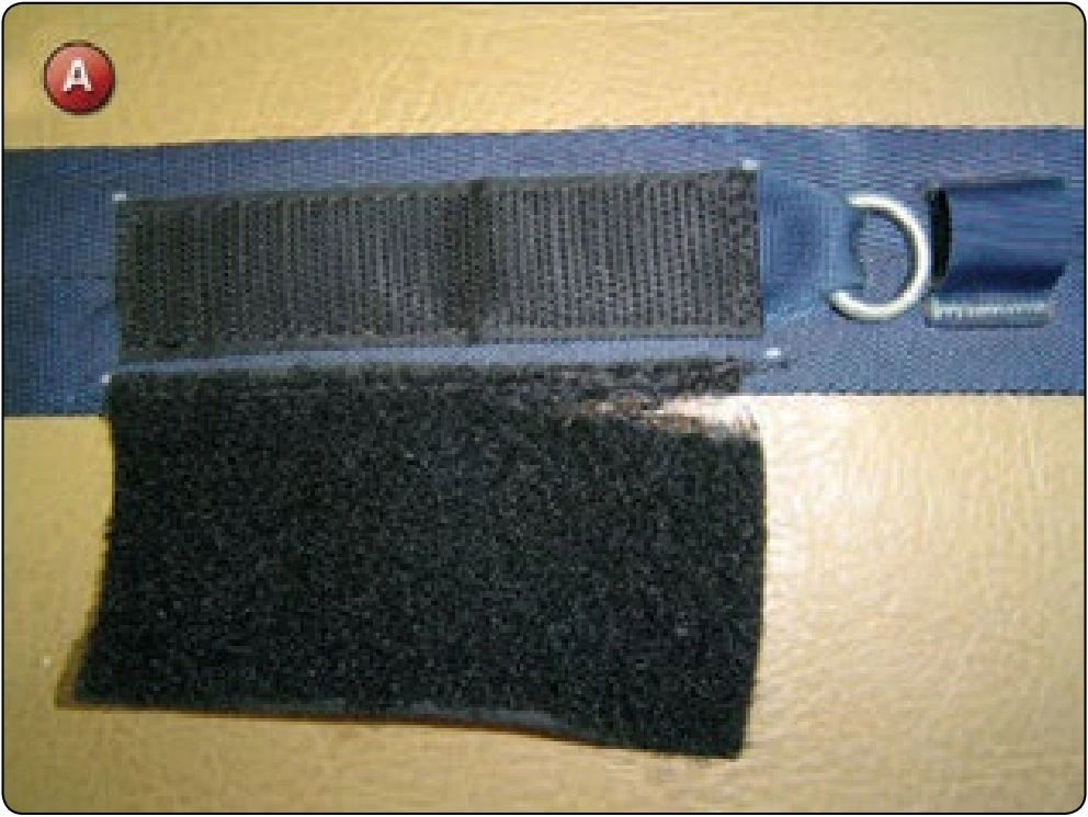 Main Riser Steering Toggle Velcro® Replacement, procedure photograph 1 (source page 7-64).