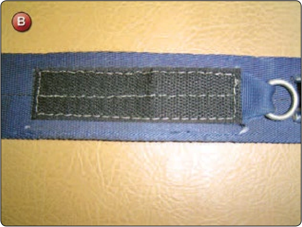 Main Riser Steering Toggle Velcro® Replacement, procedure photograph 2 (source page 7-64).